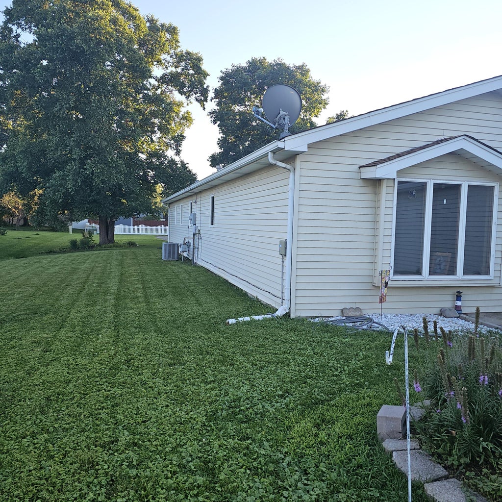 Photo of 155 Plum Creek Drive, Schererville, IN 46375 (MLS # 843235)
