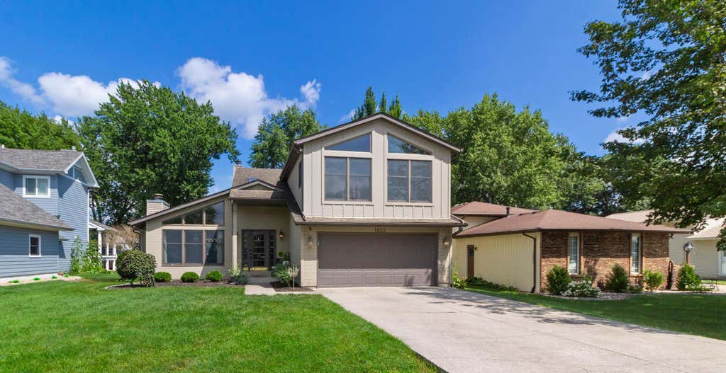 Photo of 1833 Sandy Beach Drive, Crown Point, IN 46307 (MLS # 843400)