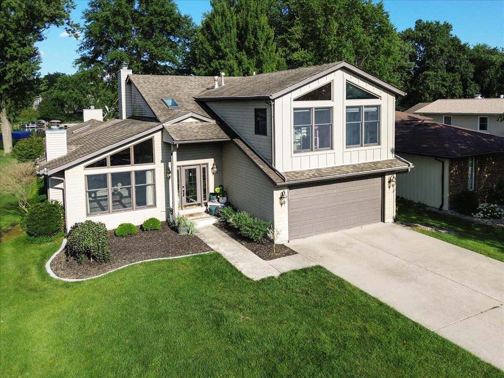 Photo of 1833 Sandy Beach Drive, Crown Point, IN 46307 (MLS # 843400)
