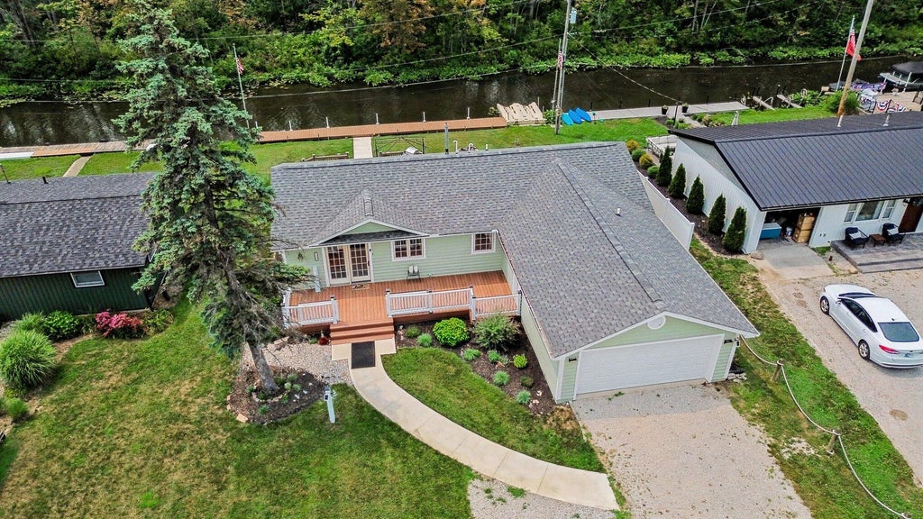 Photo of 11397 NE Wawasee Drive, Syracuse, IN 46567 (MLS # 843554)