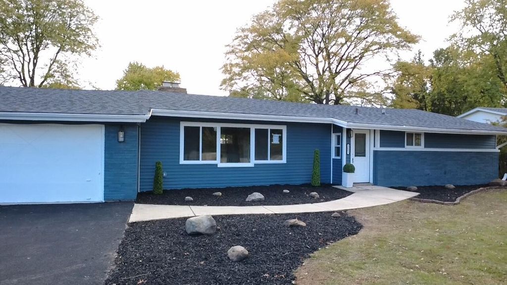 Photo of 2601 W 57th Avenue, Merrillville, IN 46410 (MLS # 830002)