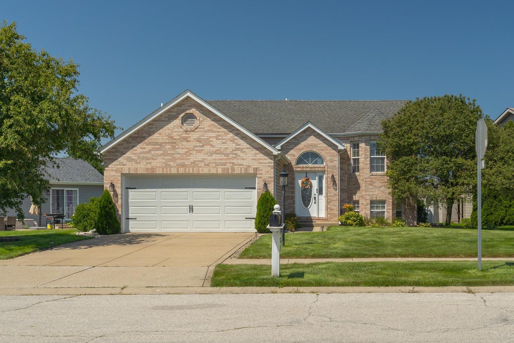 Photo of 1317 Csokasy Lane, Hobart, IN 46342 (MLS # 844856)