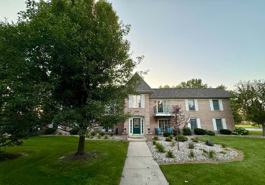 Photo of 2629 Georgetowne Drive #A1, Highland, IN 46322 (MLS # 842242)