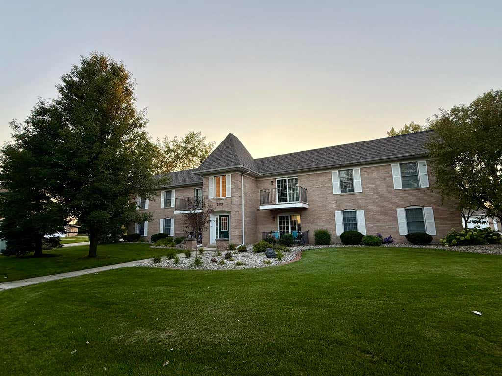 Photo of 2629 Georgetowne Drive #A1, Highland, IN 46322 (MLS # 842242)