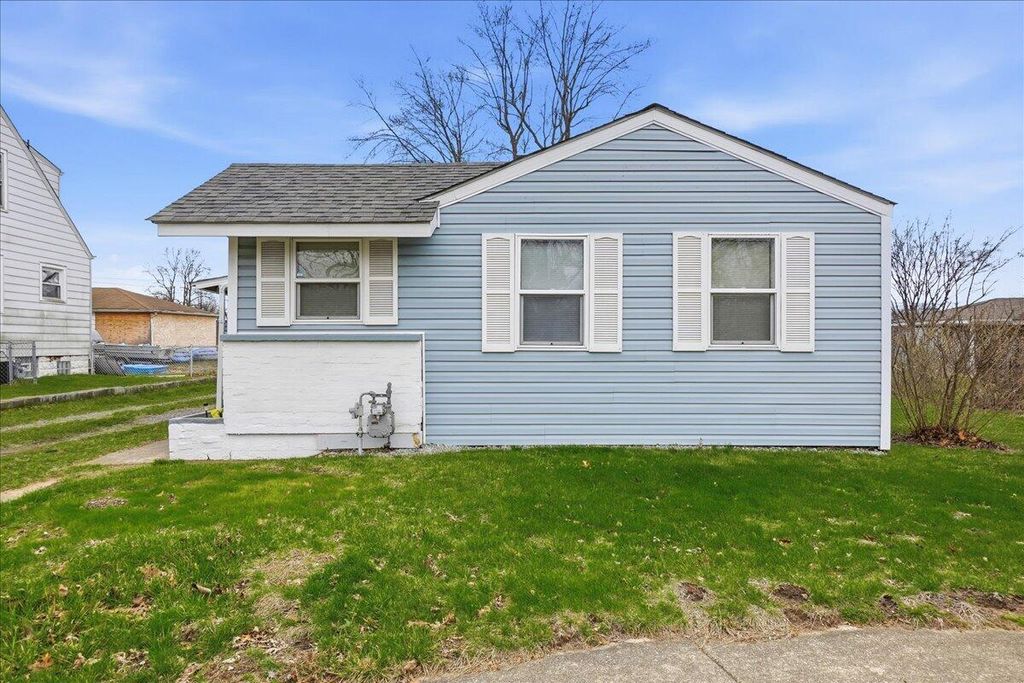 Photo of 2228 S Putnam St, Lake Station, IN 46405 (MLS # 835992)