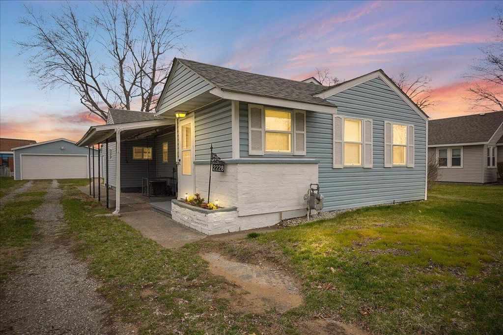 Photo of 2228 S Putnam St, Lake Station, IN 46405 (MLS # 835992)