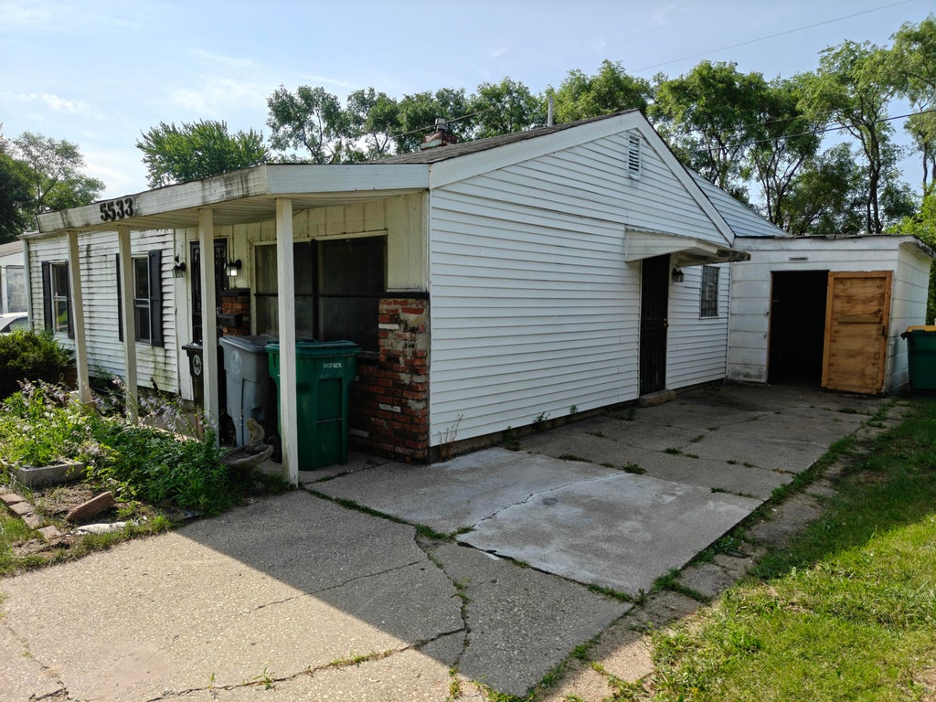Photo of 5533 E 13th Place, Gary, IN 46403 (MLS # 845599)