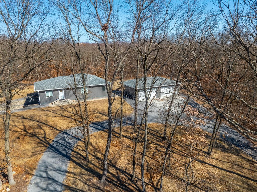 Photo of 7251 N 200 W, Lake Village, IN 46349 (MLS # 834877)