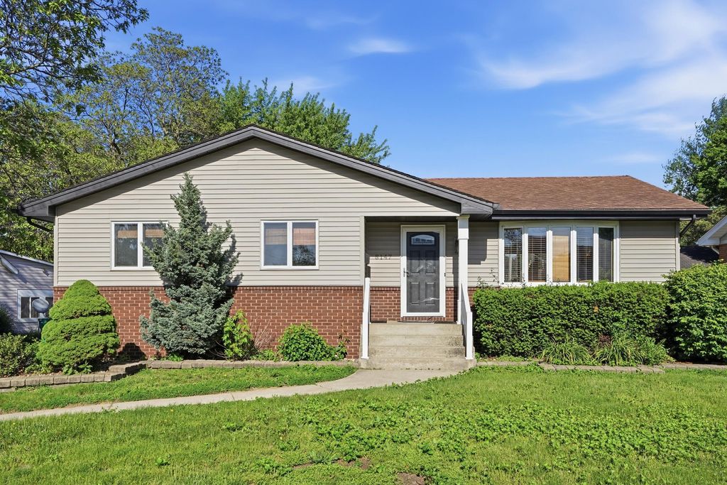 Photo of 8147 Harrison Avenue, Munster, IN 46321 (MLS # 839428)