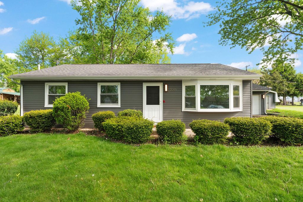 Photo of 2201 Ade Avenue, Valparaiso, IN 46383 (MLS # 838245)