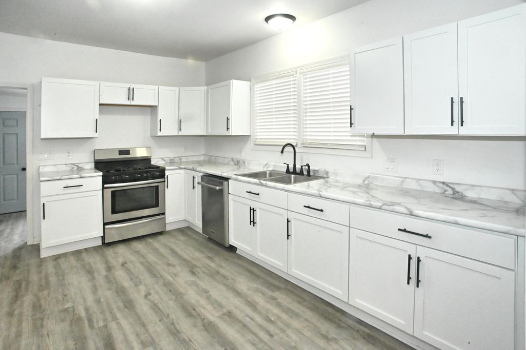 Photo of 1717 Crocker Street, Chesterton, IN 46304 (MLS # 832918)