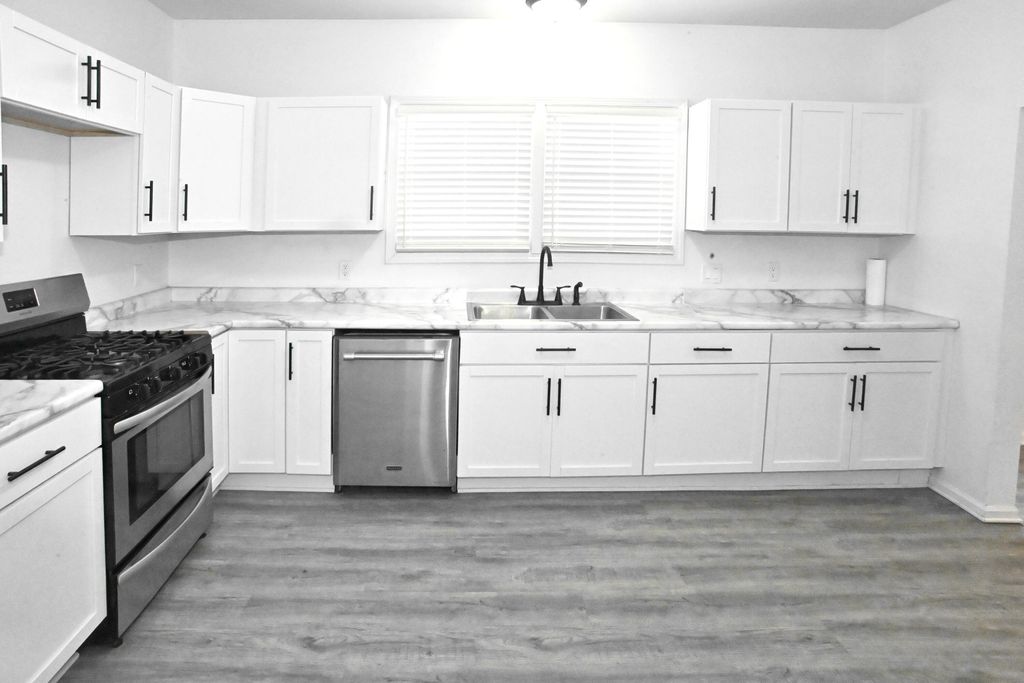 Photo of 1717 Crocker Street, Chesterton, IN 46304 (MLS # 832918)