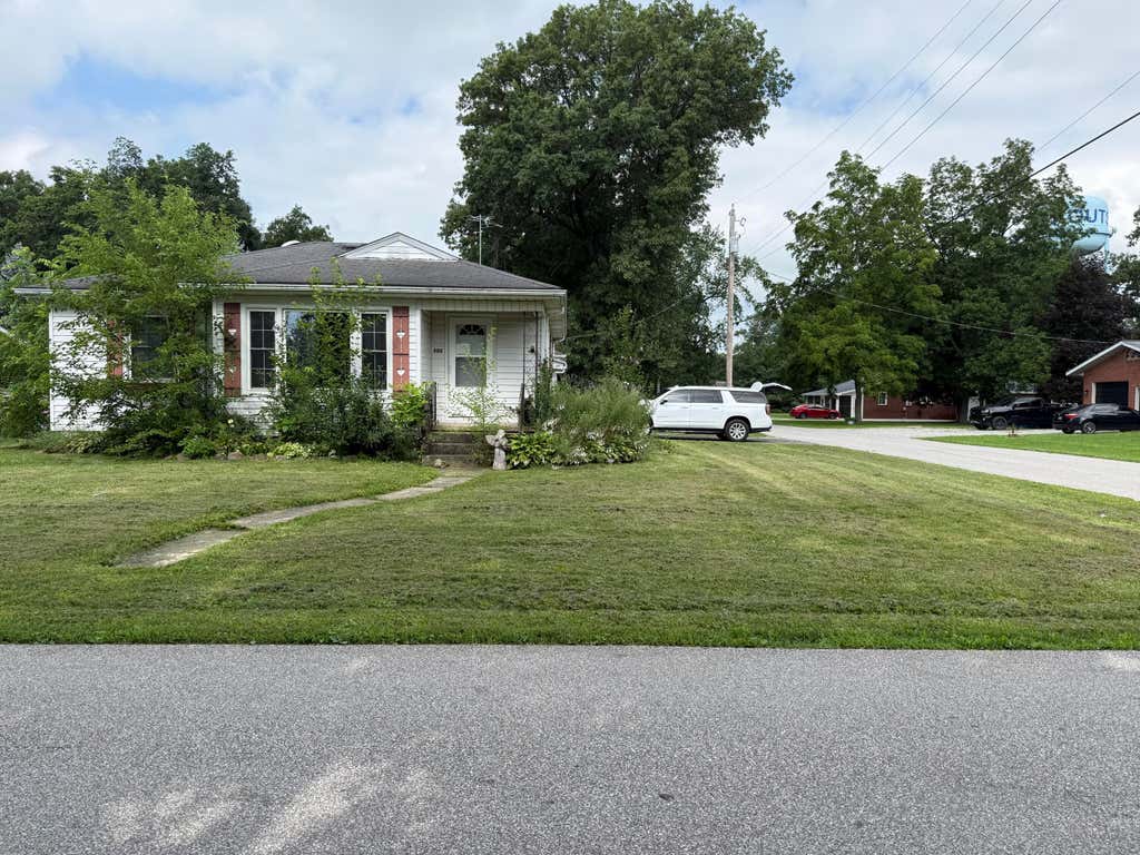 Photo of 502 S Kouts Street, Kouts, IN 46347 (MLS # 842753)