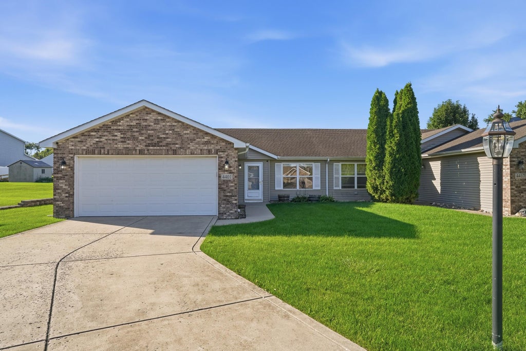 Photo of 4401 W 73rd Court, Merrillville, IN 46410 (MLS # 846585)