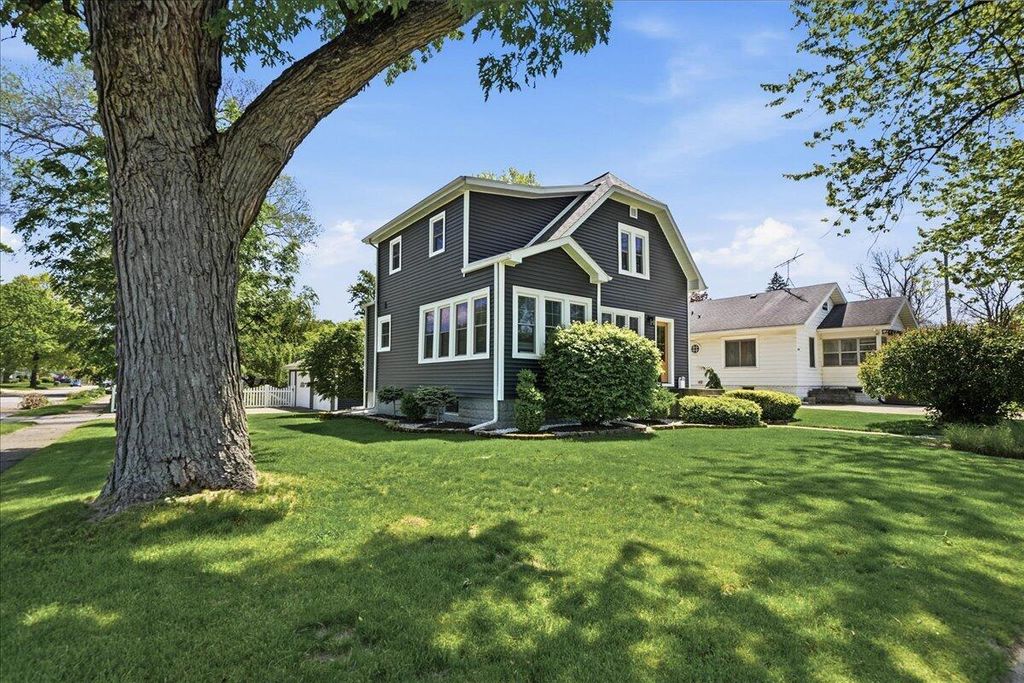 Photo of 1208 Franklin Street, Valparaiso, IN 46383 (MLS # 838560)