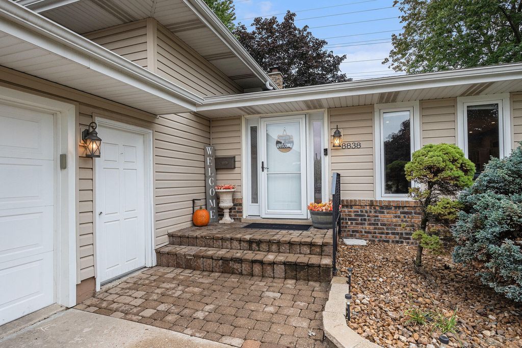 Photo of 8838 Madison Court, Munster, IN 46321 (MLS # 831223)