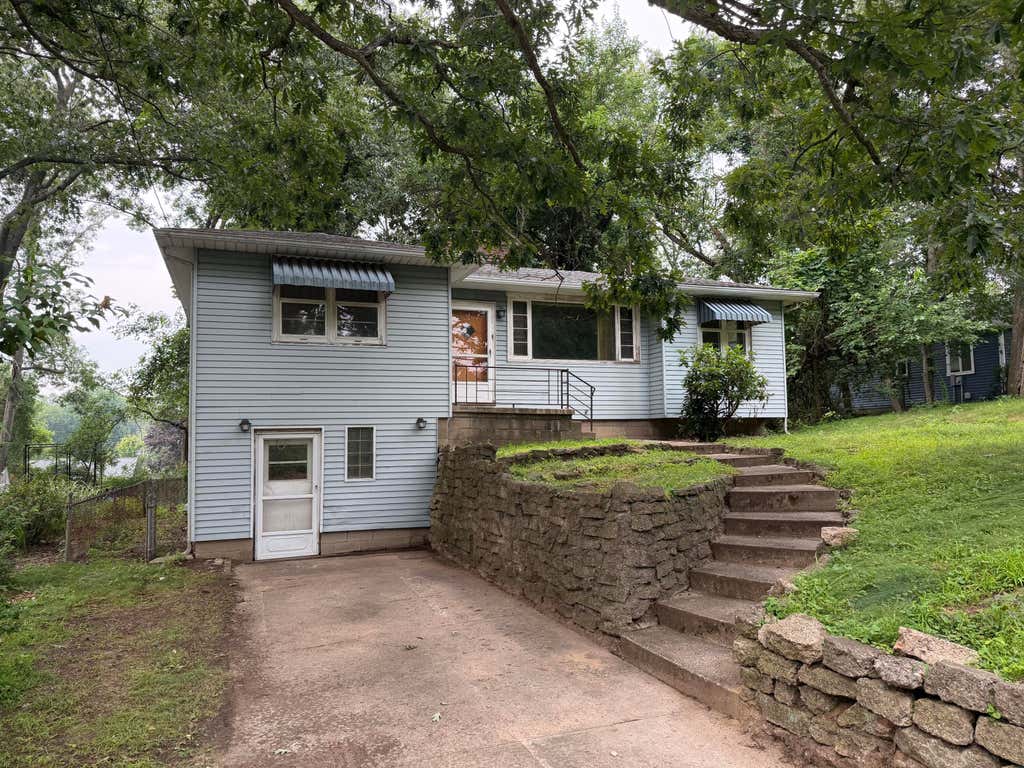 Photo of 249 Shoreland Drive, Michigan City, IN 46360 (MLS # 842885)