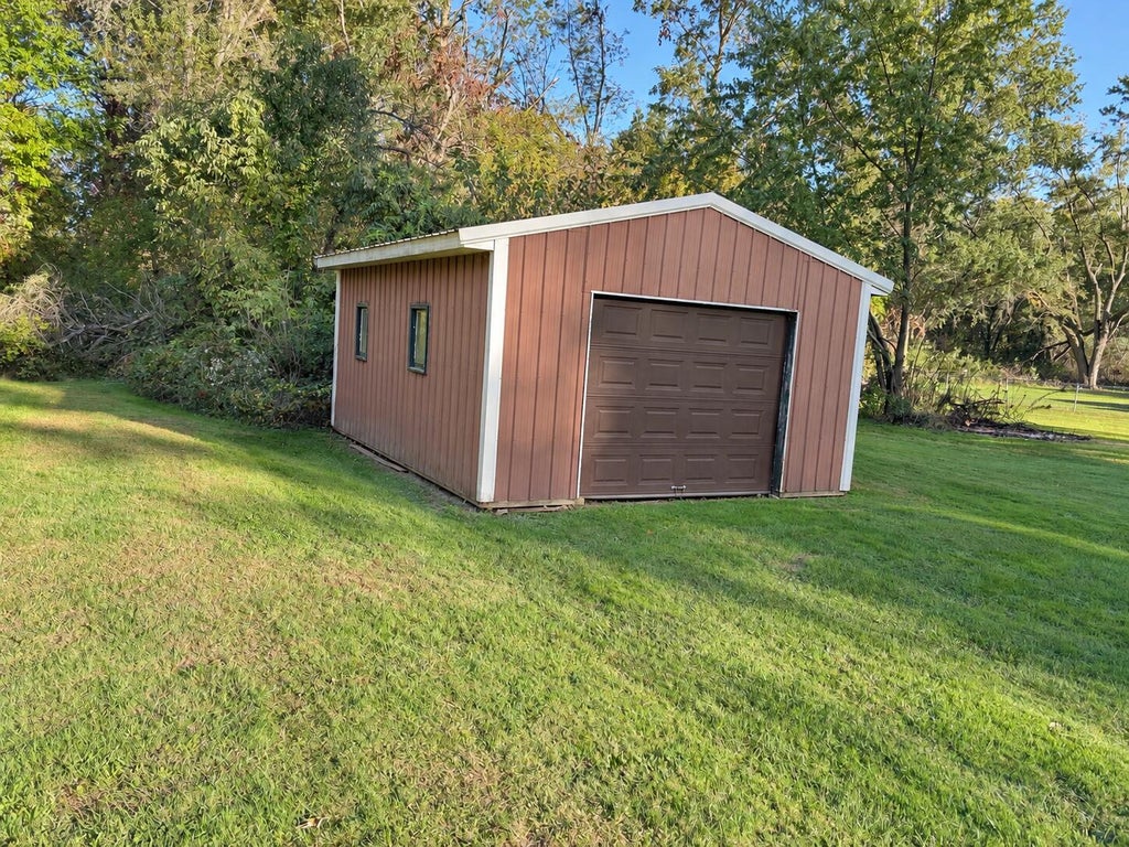 Photo of 1035 N 200 W, Valparaiso, IN 46385 (MLS # 846454)
