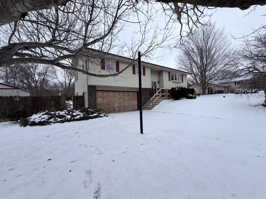 Photo of 5747 W Pleasant Hills Trail, La Porte, IN 46350 (MLS # 832776)