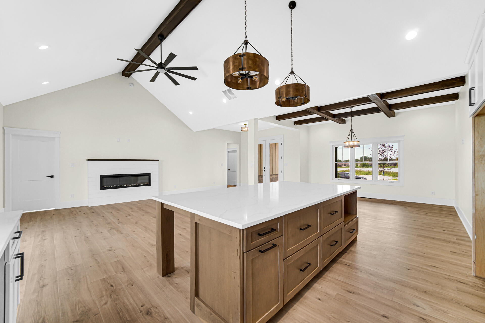 10137 Lakeview