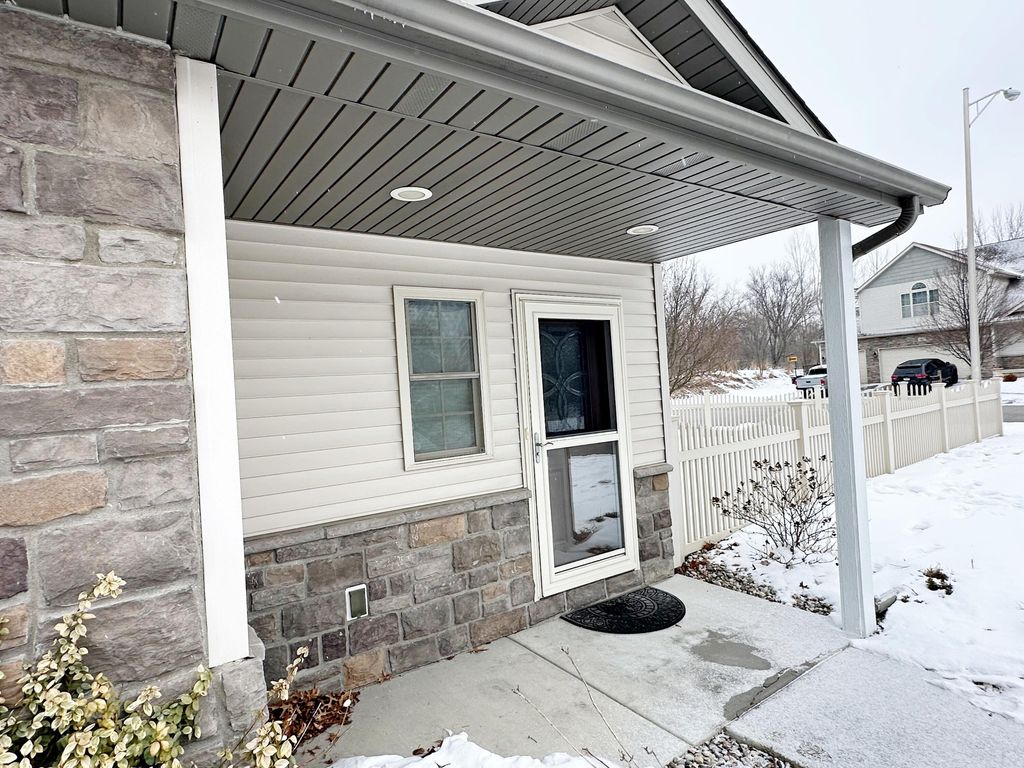 Photo of 1176 Sawgrass Drive, Griffith, IN 46319 (MLS # 833664)