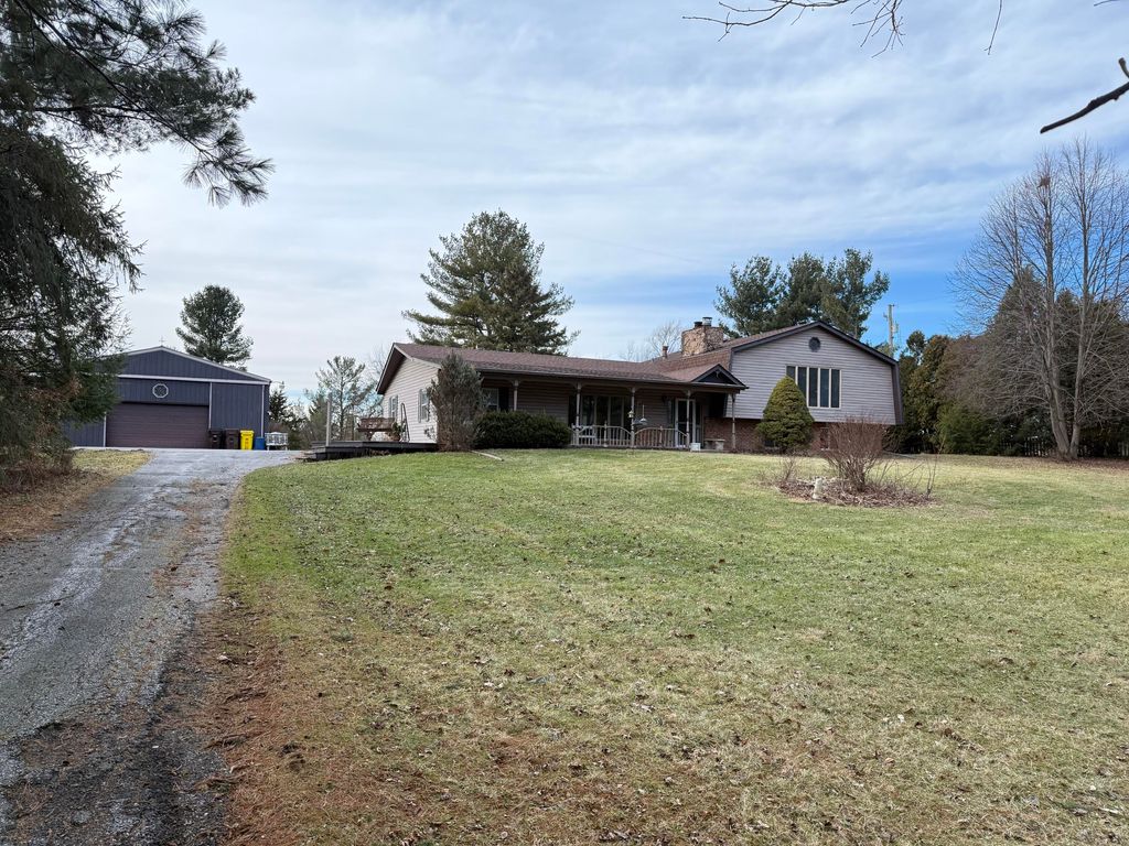 Photo of 368 S 600 W, Hebron, IN 46341 (MLS # 832956)