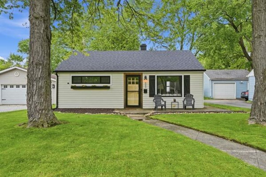 Photo of 323 S Pettibone Street, Crown Point, IN 46307 (MLS # 838408)