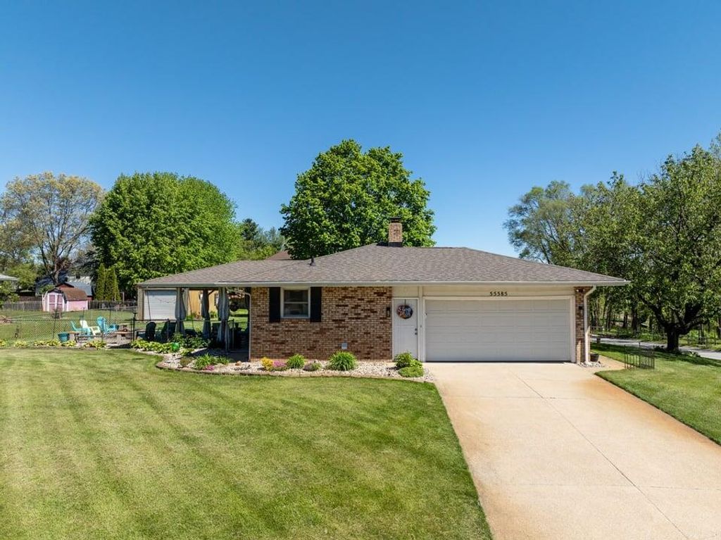 Photo of 55585 Blue Jay Drive, South Bend, IN 46619 (MLS # 838720)