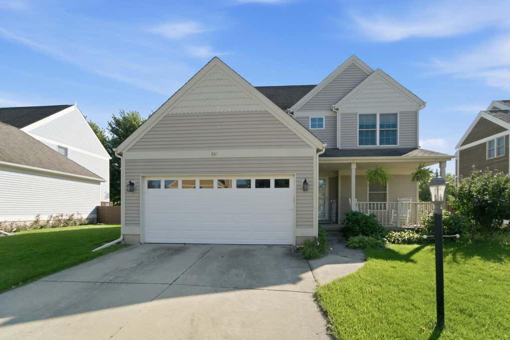 Photo of 803 Olde Towne Square, Chesterton, IN 46304 (MLS # 844002)