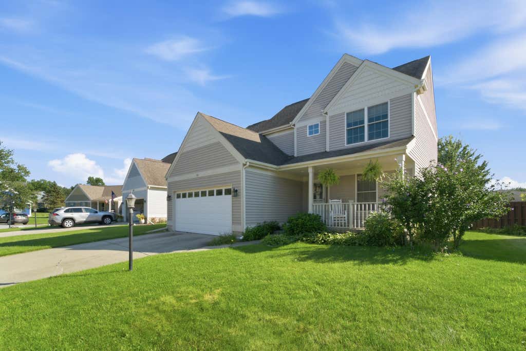 Photo of 803 Olde Towne Square, Chesterton, IN 46304 (MLS # 844002)