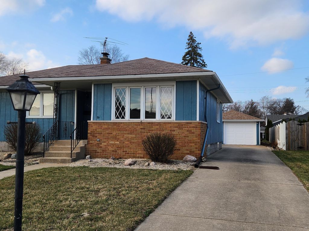 Photo of 2445 Clough Avenue, Highland, IN 46322 (MLS # 835251)