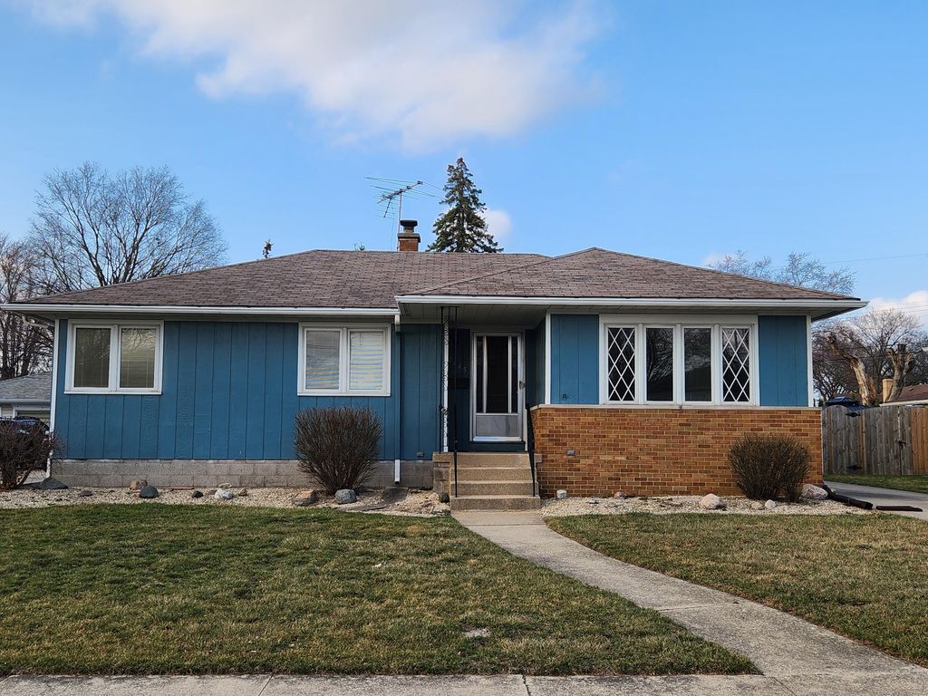 Photo of 2445 Clough Avenue, Highland, IN 46322 (MLS # 835251)