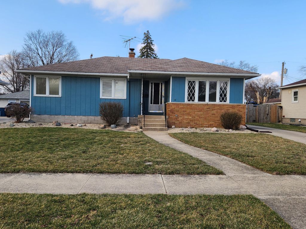 Photo of 2445 Clough Avenue, Highland, IN 46322 (MLS # 835251)