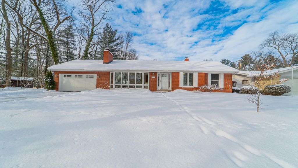 Photo of 1008 N Roeske Avenue, Michigan City, IN 46360 (MLS # 833504)