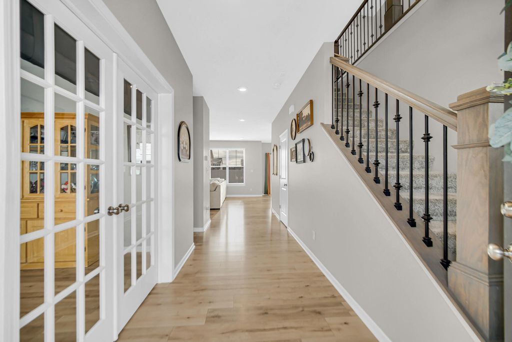 Photo of 208 Sweetbay Street, Valparaiso, IN 46385 (MLS # 832342)