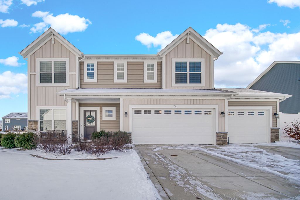 Photo of 208 Sweetbay Street, Valparaiso, IN 46385 (MLS # 832342)