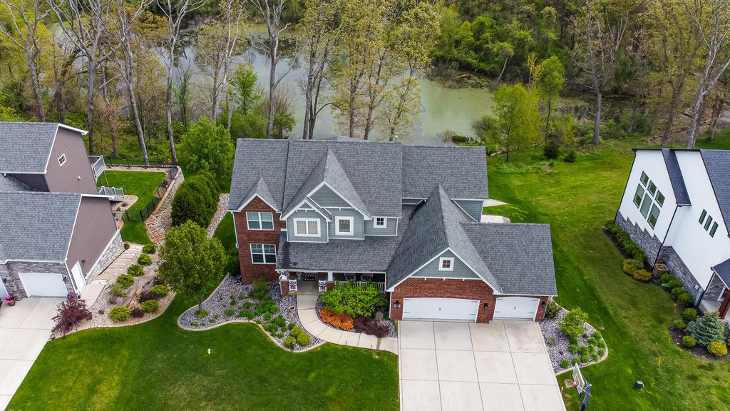 Photo of 12871 Baker Court, Crown Point, IN 46307 (MLS # 838545)