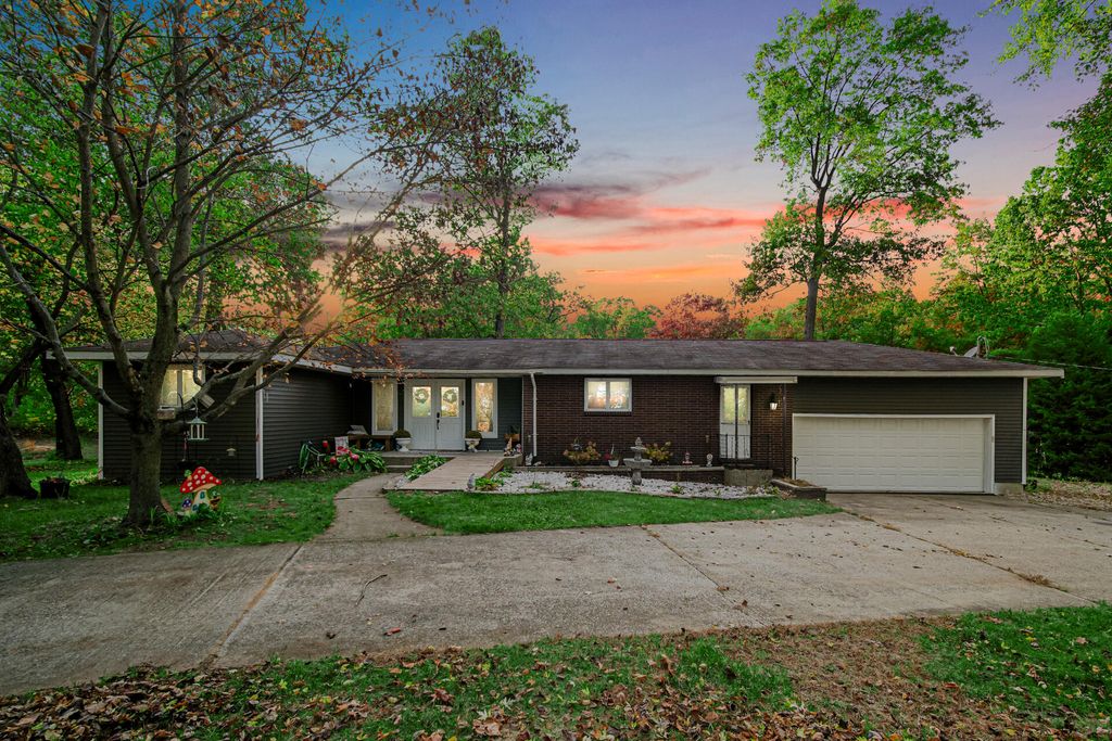 Photo of 6915 S 375 W, North Judson, IN 46366 (MLS # 830256)