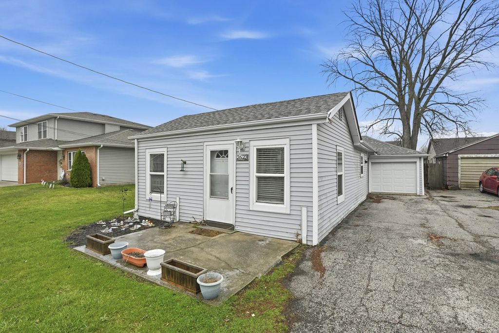 Photo of 2623 Hart Road, Highland, IN 46322 (MLS # 836955)