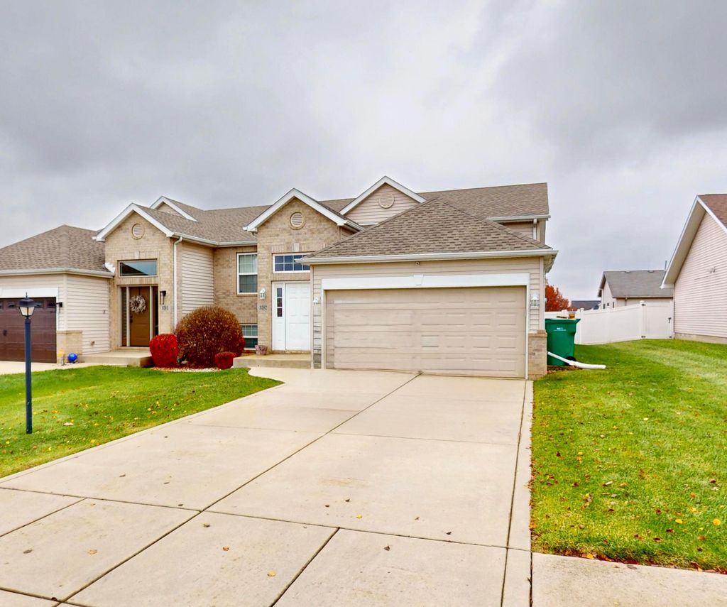 Photo of 3782 W 70th Place, Merrillville, IN 46410 (MLS # 831459)