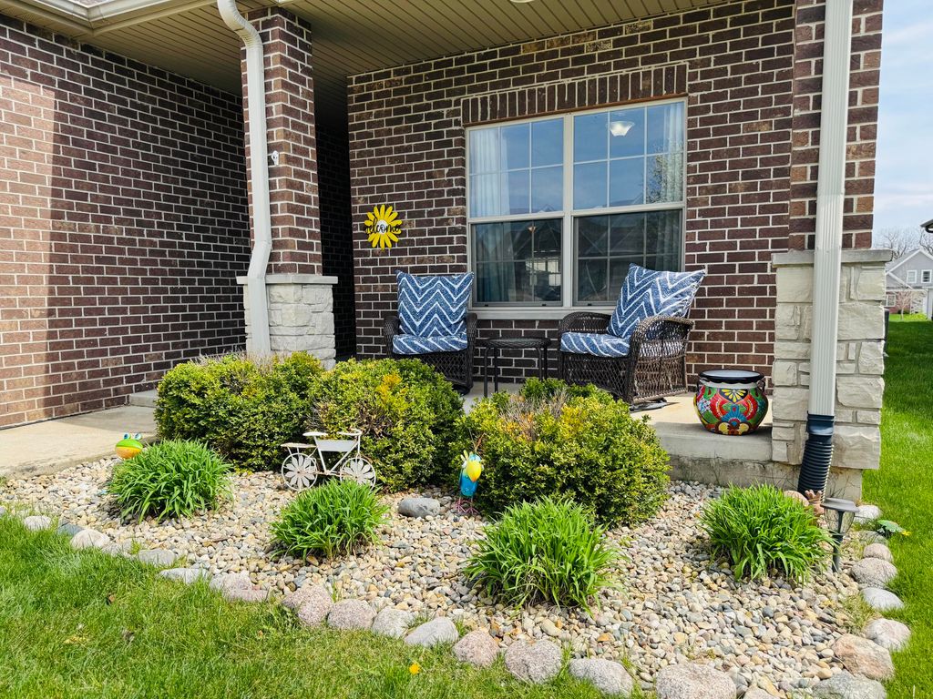 Photo of 3008 Winter Garden Drive, Valparaiso, IN 46385 (MLS # 837146)