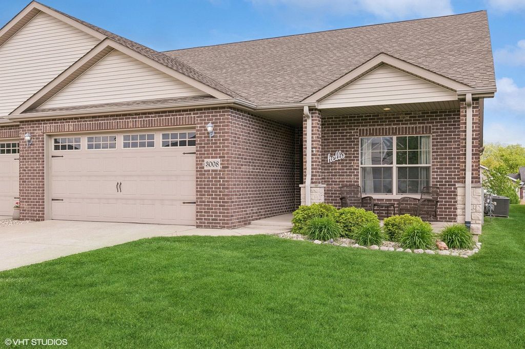 Photo of 3008 Winter Garden Drive, Valparaiso, IN 46385 (MLS # 837146)