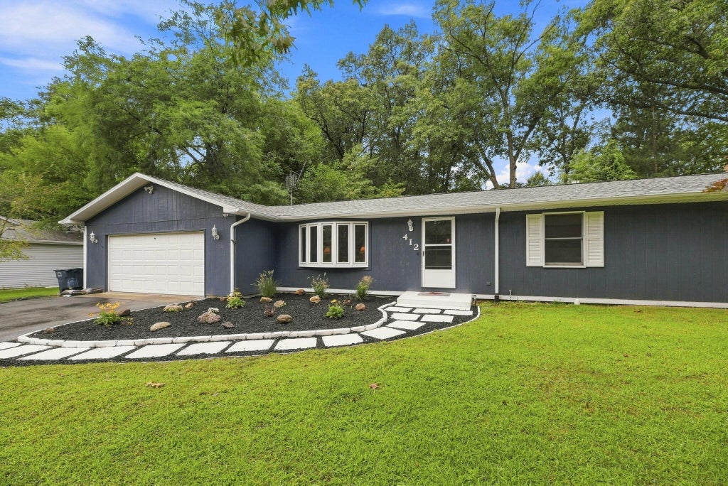 Photo of 412 Westwood Drive, Michigan City, IN 46360 (MLS # 844644)