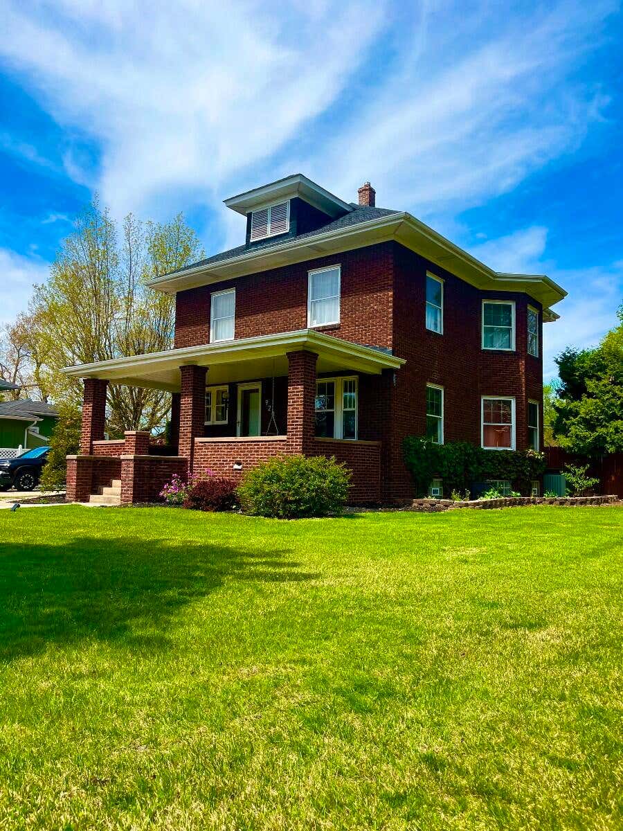 Photo of 920 E Cleveland Avenue, Hobart, IN 46342 (MLS # 840024)