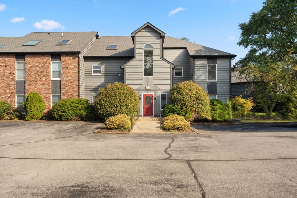 Photo of 1300 Winding Ridge Lane #C10, Valparaiso, IN 46383 (MLS # 829396)