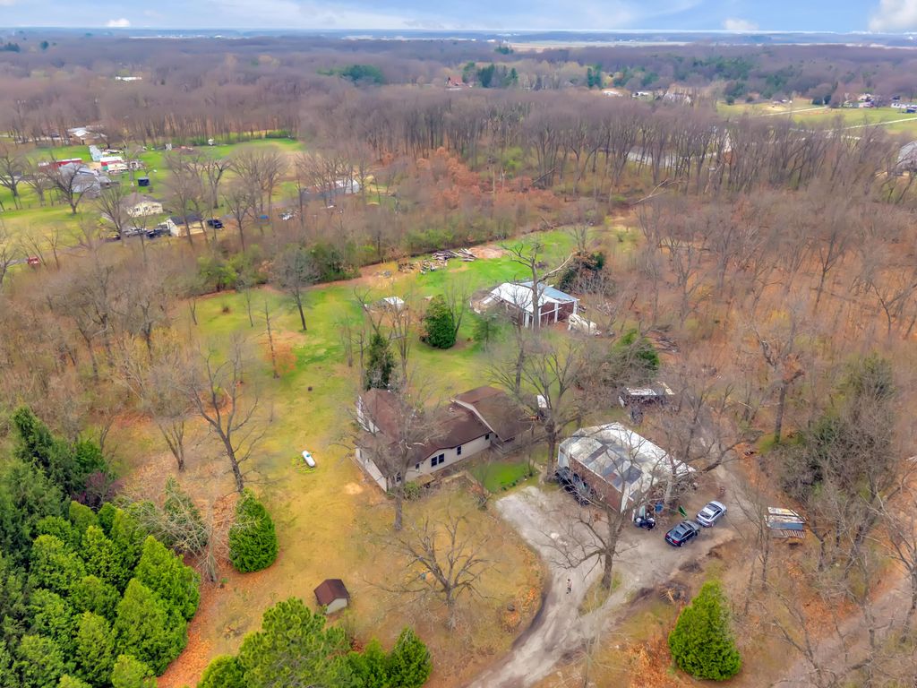 Photo of 1250 E 900 N, Wheatfield, IN 46392 (MLS # 836933)