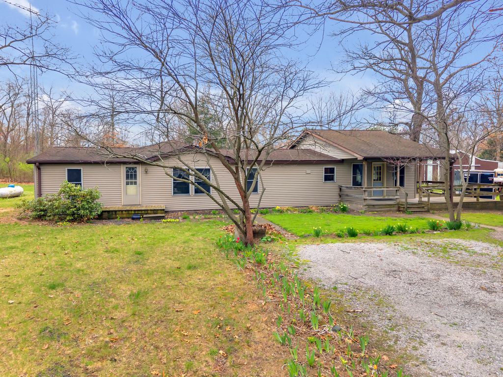 Photo of 1250 E 900 N, Wheatfield, IN 46392 (MLS # 836933)