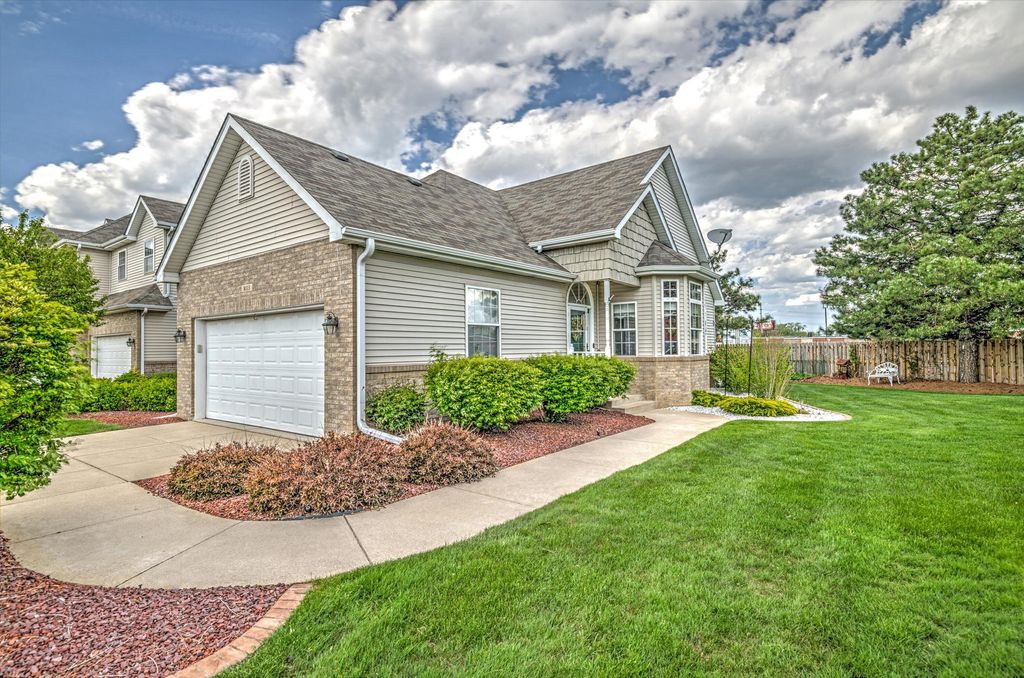 Photo of 8113 Victoria Place, Crown Point, IN 46307 (MLS # 838494)