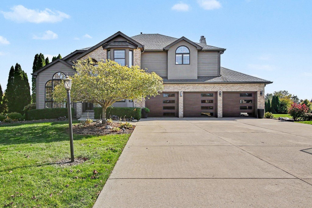 Photo of 5915 E 107th Place, Winfield, IN 46307 (MLS # 847546)