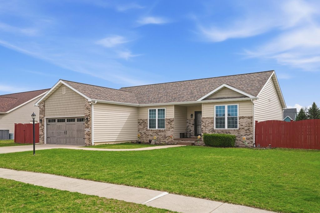 Photo of 4221 Burlwood Drive, Chesterton, IN 46304 (MLS # 836128)